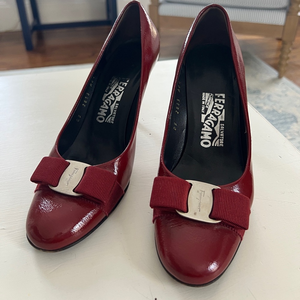 Red Patent Leather Ferragamo Bow Carla Vara Pump size 6.5